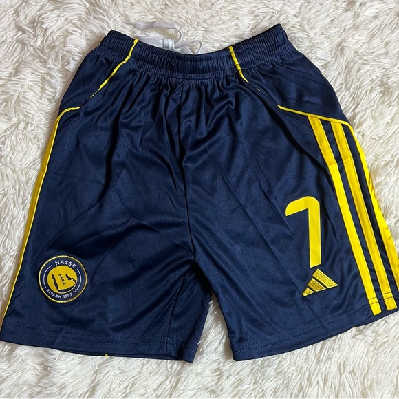 Kids/Youth Cristiano Ronaldo #7 Al Nassr Soccer Kit Size 26/Medium - Picture 3 of 10